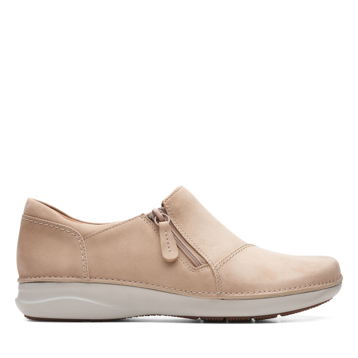 Brown Women's Clarks Appley Zip Casual Shoes | 92528487
